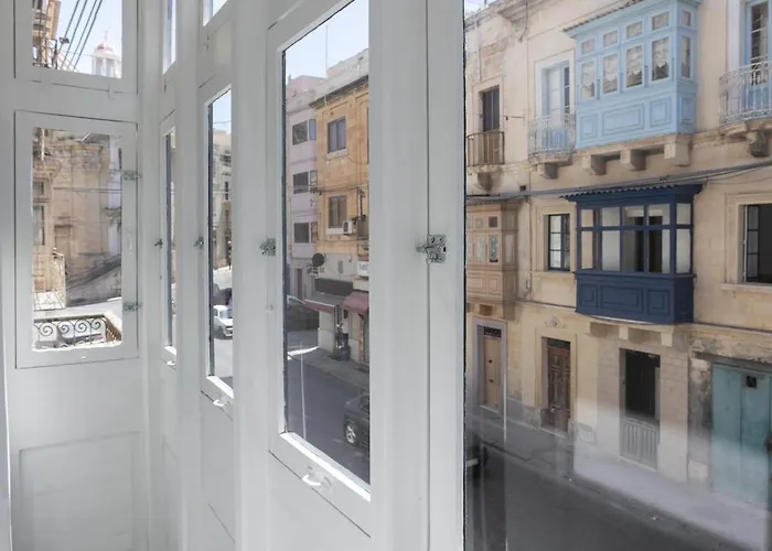 Bormla By The Waterfront *