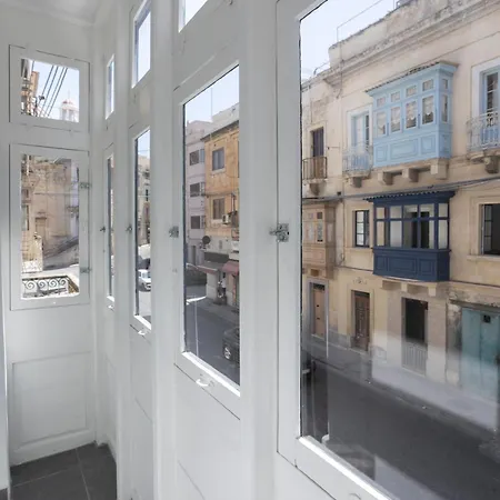 Bormla By The Waterfront *