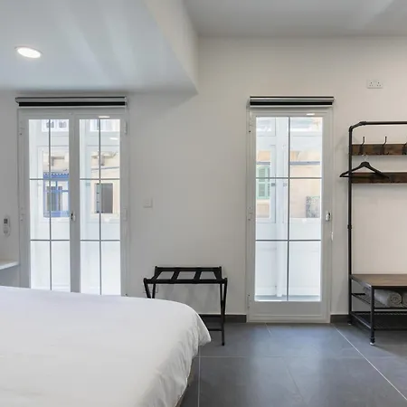 Bormla By The Waterfront